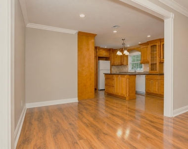 207 Smith Street - Photo Thumbnail 5