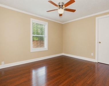 207 Smith Street - Photo Thumbnail 11