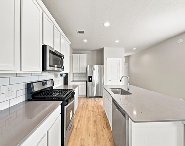 2807 Chancery Summit Court - Photo Thumbnail 8