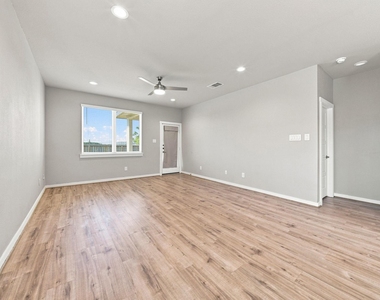 2807 Chancery Summit Court - Photo Thumbnail 2