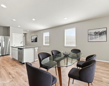 2807 Chancery Summit Court - Photo Thumbnail 6