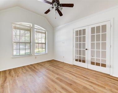 4030 Calaway Oaks Lane - Photo Thumbnail 4