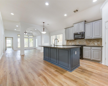 4030 Calaway Oaks Lane - Photo Thumbnail 9