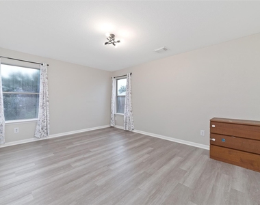 527 Remington Point Court - Photo Thumbnail 20
