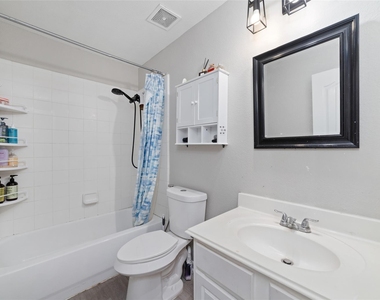 527 Remington Point Court - Photo Thumbnail 22