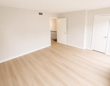 11550 Chimney Rock Road - Photo Thumbnail 14