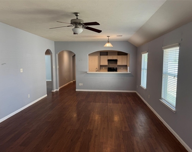 6011 Brenwood Trails Lane - Photo Thumbnail 4