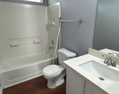 6011 Brenwood Trails Lane - Photo Thumbnail 32