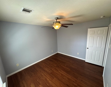 6011 Brenwood Trails Lane - Photo Thumbnail 27
