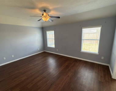 6011 Brenwood Trails Lane - Photo Thumbnail 16