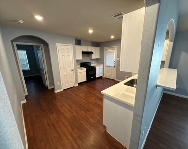 6011 Brenwood Trails Lane - Photo Thumbnail 36