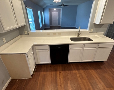 6011 Brenwood Trails Lane - Photo Thumbnail 10