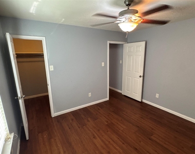 6011 Brenwood Trails Lane - Photo Thumbnail 30