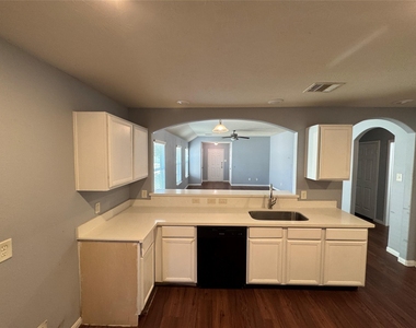 6011 Brenwood Trails Lane - Photo Thumbnail 5