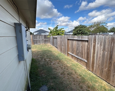 6011 Brenwood Trails Lane - Photo Thumbnail 38