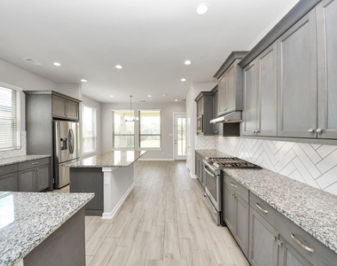 1919 Meadow Trail Drive - Photo Thumbnail 9