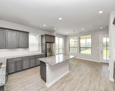 1919 Meadow Trail Drive - Photo Thumbnail 10