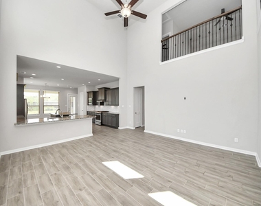 1919 Meadow Trail Drive - Photo Thumbnail 7