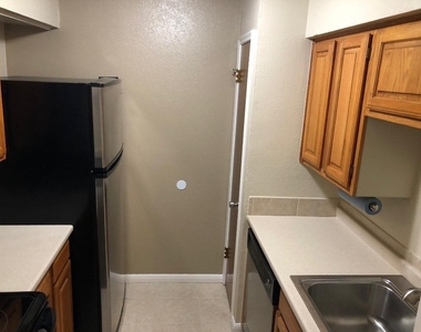 2507 Montrose Boulevard - Photo Thumbnail 7