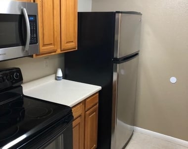 2507 Montrose Boulevard - Photo Thumbnail 9