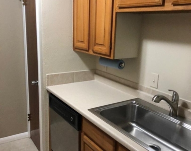 2507 Montrose Boulevard - Photo Thumbnail 8
