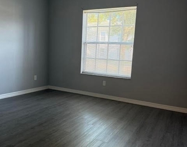 8484 Bernwood Cove Loop - Photo Thumbnail 10