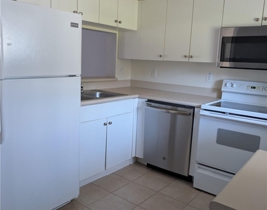 8484 Bernwood Cove Loop - Photo Thumbnail 3