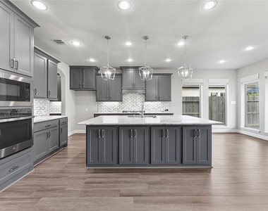 9511 Shaded Tree Drive - Photo Thumbnail 1