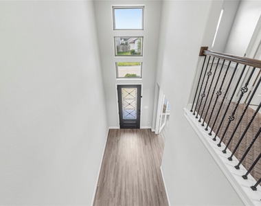 9511 Shaded Tree Drive - Photo Thumbnail 6