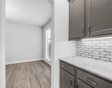 9511 Shaded Tree Drive - Photo Thumbnail 20