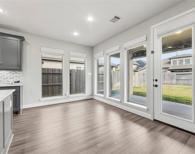 9511 Shaded Tree Drive - Photo Thumbnail 17