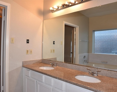 2811 Grants River Circle - Photo Thumbnail 25