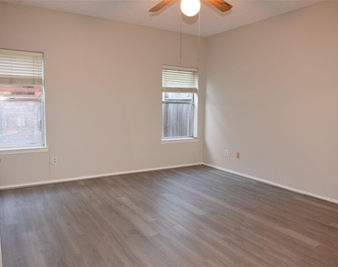 2811 Grants River Circle - Photo Thumbnail 14