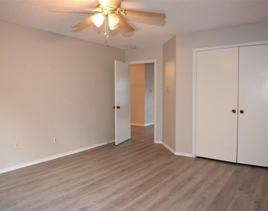 2811 Grants River Circle - Photo Thumbnail 23