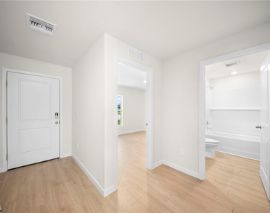 3030 Sw 15th Place - Photo Thumbnail 8