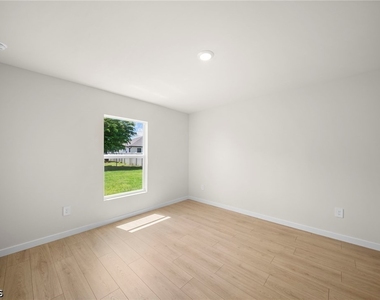 3030 Sw 15th Place - Photo Thumbnail 12