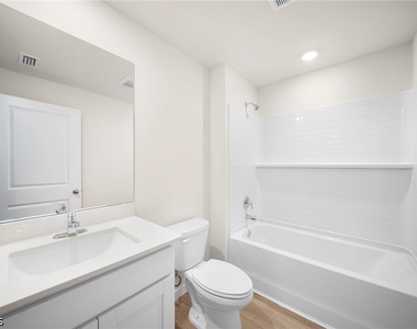 3030 Sw 15th Place - Photo Thumbnail 22