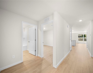 3030 Sw 15th Place - Photo Thumbnail 7