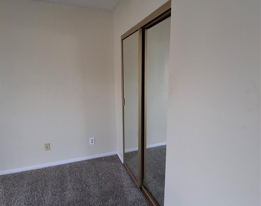 2917 Nottingham Lane - Photo Thumbnail 23
