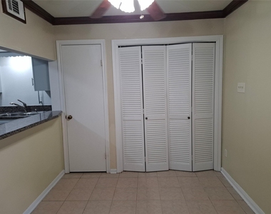 2917 Nottingham Lane - Photo Thumbnail 12