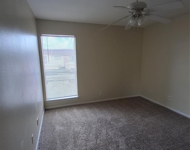 2917 Nottingham Lane - Photo Thumbnail 22