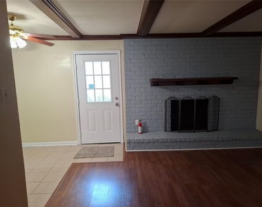 2917 Nottingham Lane - Photo Thumbnail 13