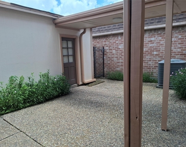 2917 Nottingham Lane - Photo Thumbnail 14