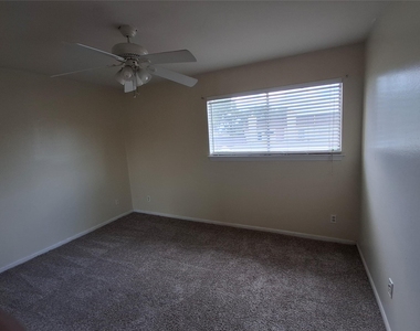 2917 Nottingham Lane - Photo Thumbnail 18