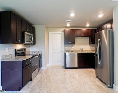 1787 Maryland Avenue - Photo Thumbnail 3