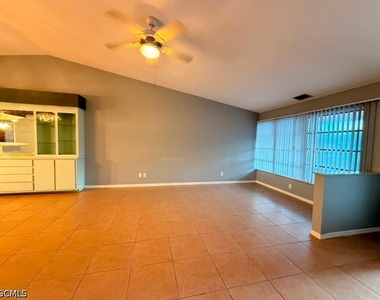 3818 Se 12th Avenue - Photo Thumbnail 4