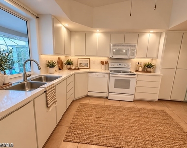 3818 Se 12th Avenue - Photo Thumbnail 7
