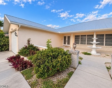 3818 Se 12th Avenue - Photo Thumbnail 1