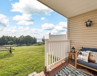 375 Endicott N - Photo Thumbnail 7