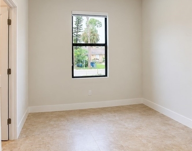 5617 10th Avenue - Photo Thumbnail 7